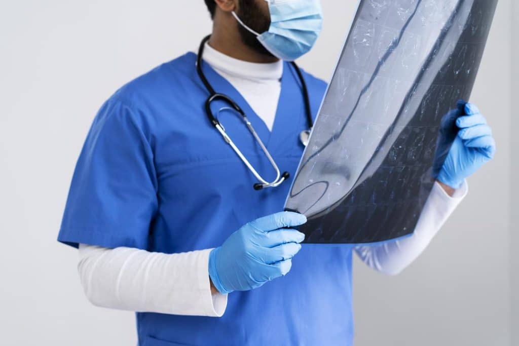 combien gagne un chirurgien orthopédique