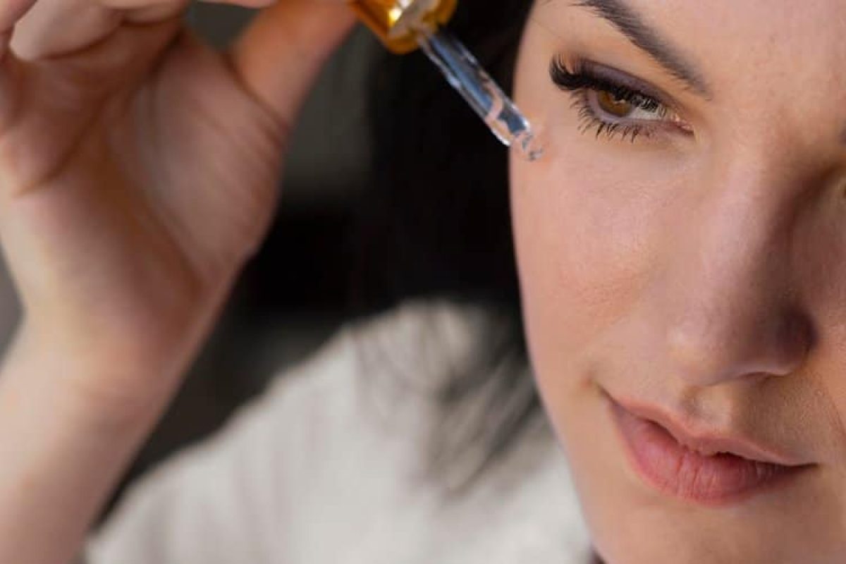 huiles-essentielles-rajeunir-peau-visage