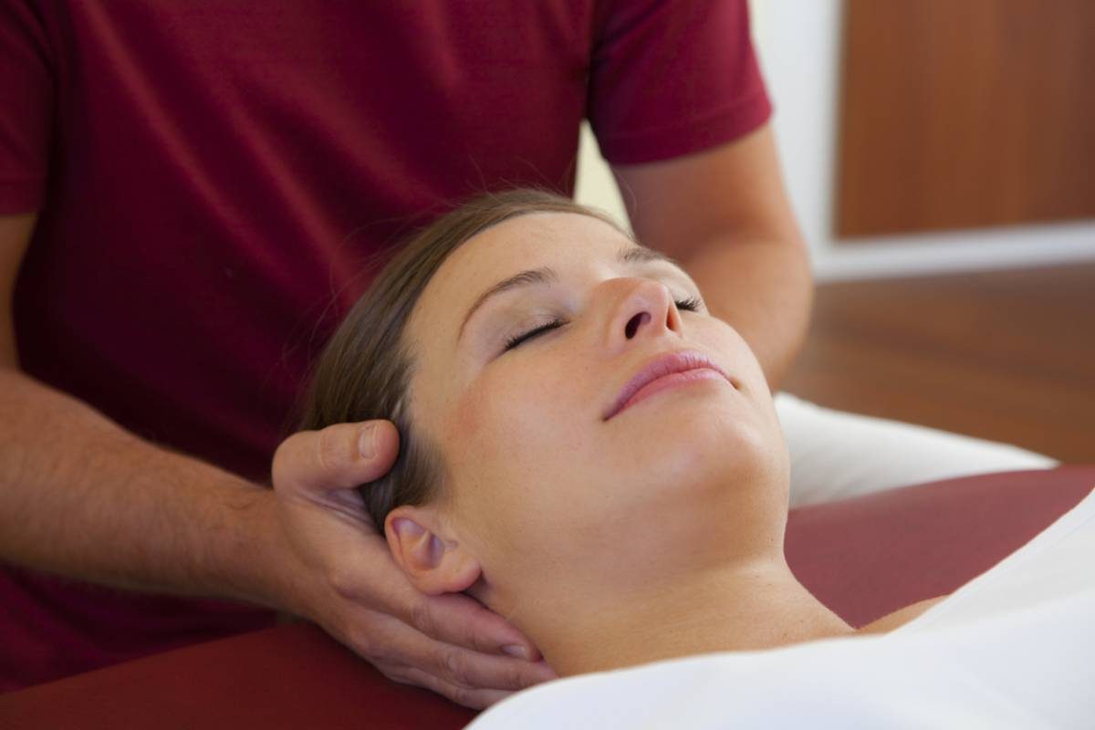 tete lourde massage epaules