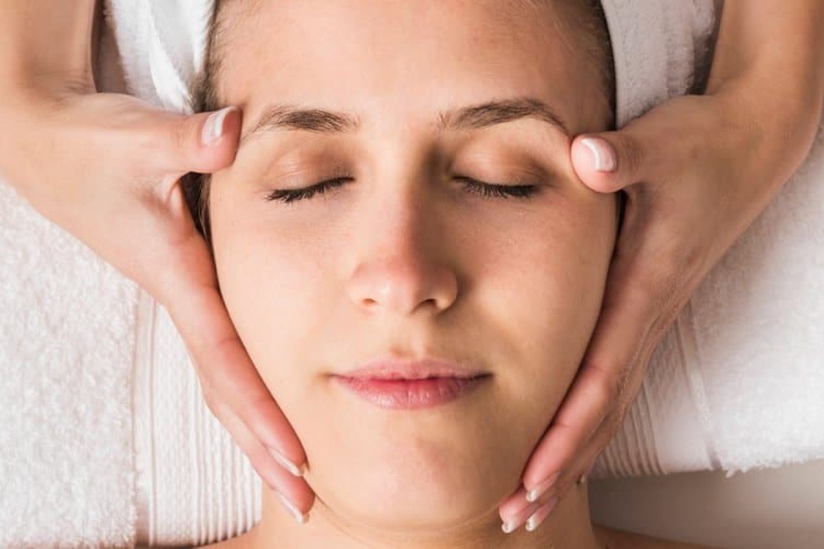 massage-facial-raffermissant-techniques